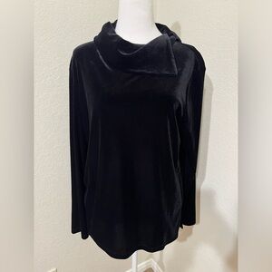 ❄️ ⛄️ Vintage Mirasol black velvet blouse. Long sleeve size large